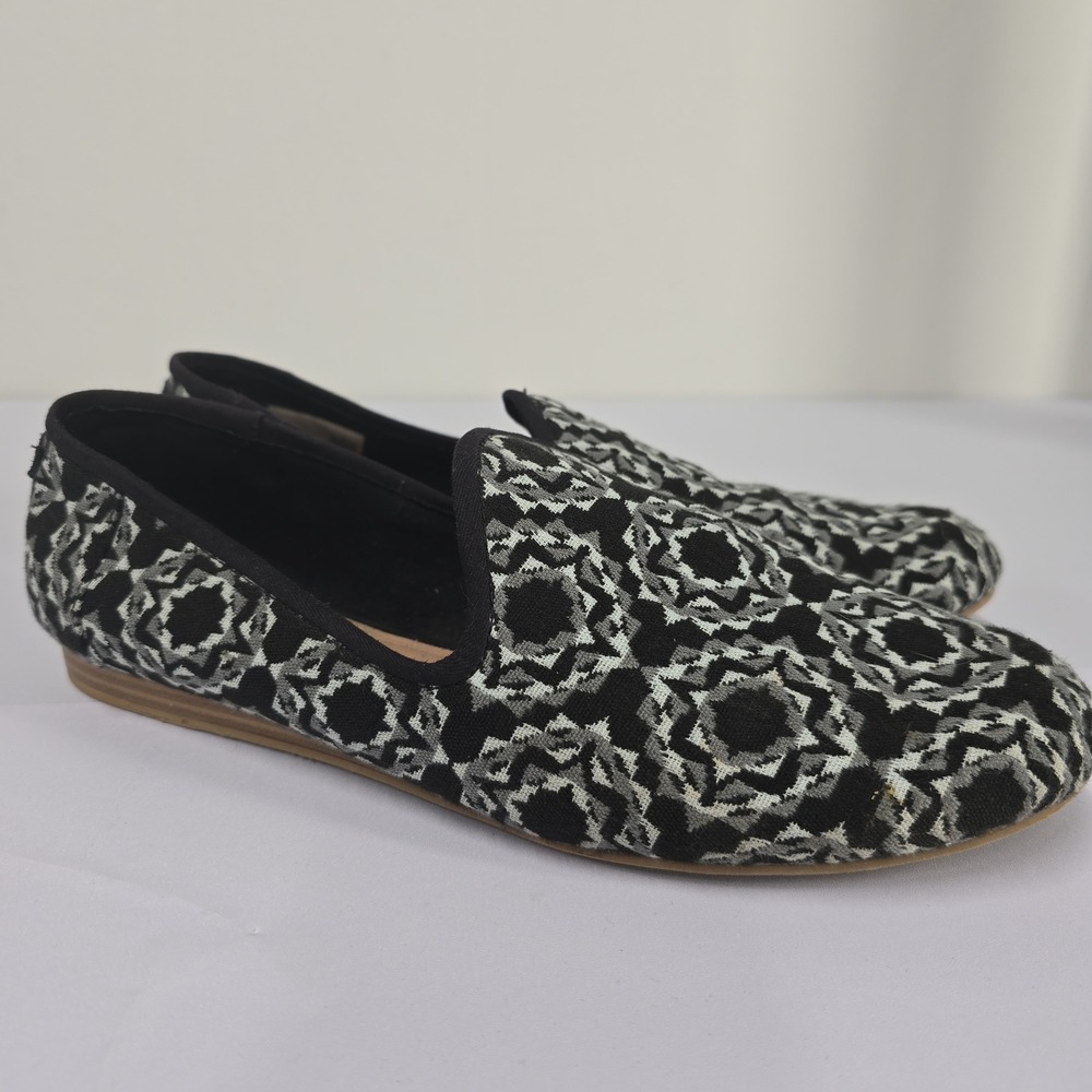 TOMS Women's Geometric Print Slip On Loafer Flats Black White Size‎ 9.5